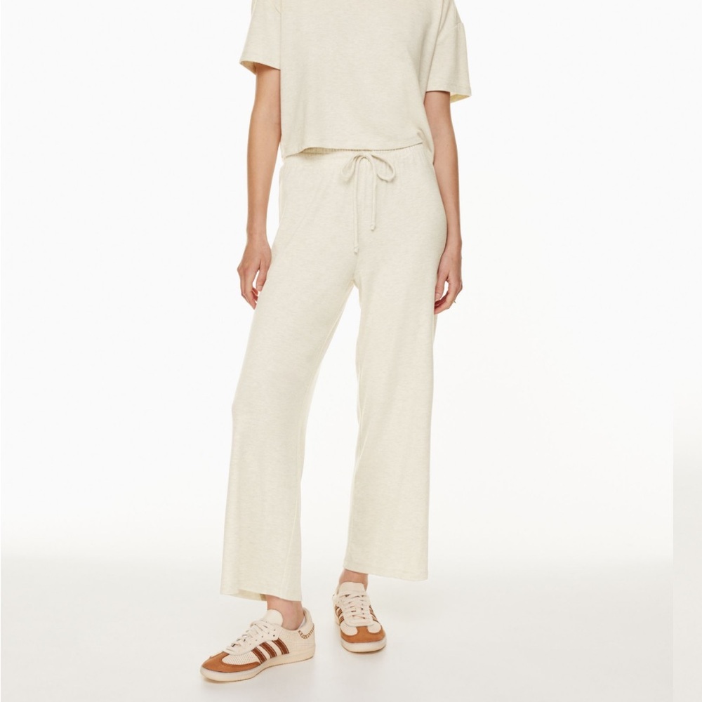 aritzia free lounge pants